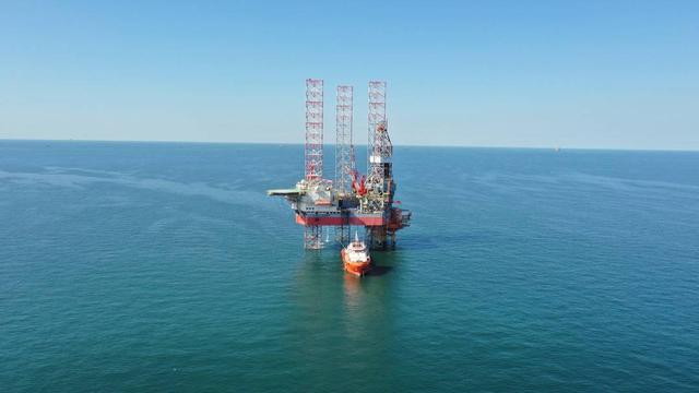 中国981石油钻井平台开始在缅甸安达曼海作业(图1)