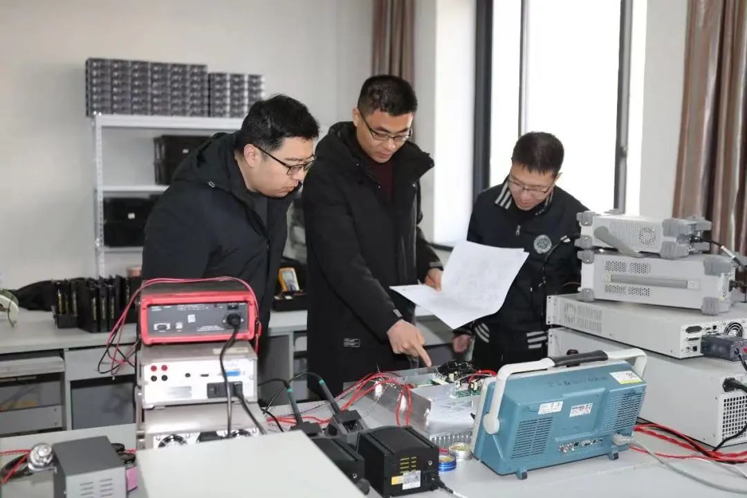 智探深蓝：水下机器人在海洋探测领域的应用与发展(图1)