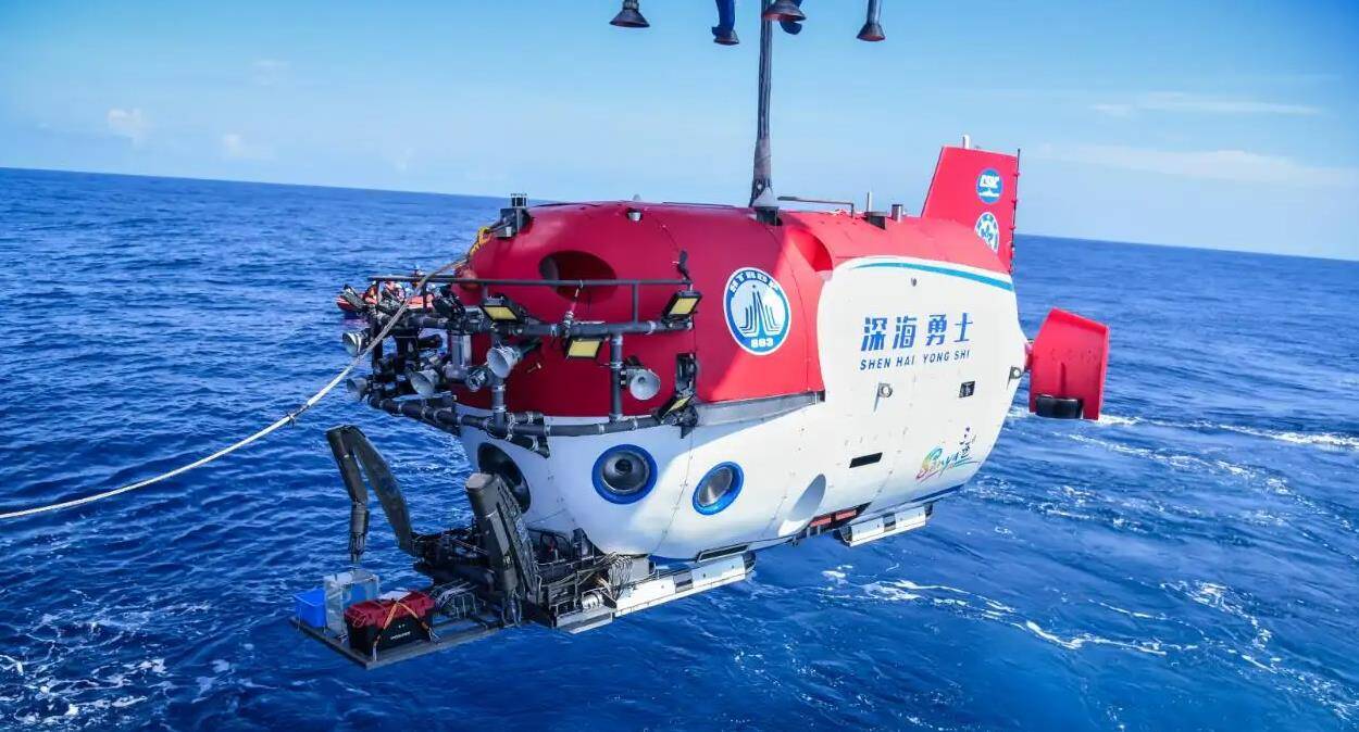 中国深潜新突破：载人潜水器下潜次数达1433次(图1)
